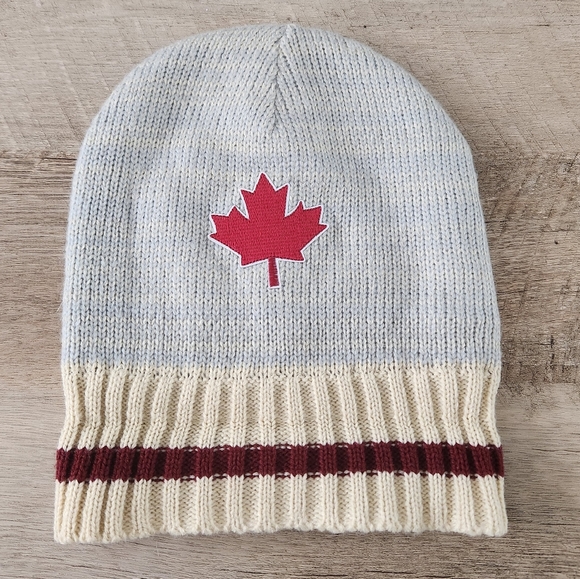 Canada Maple Leaf Embroidered Winter Hat - Picture 6 of 11
